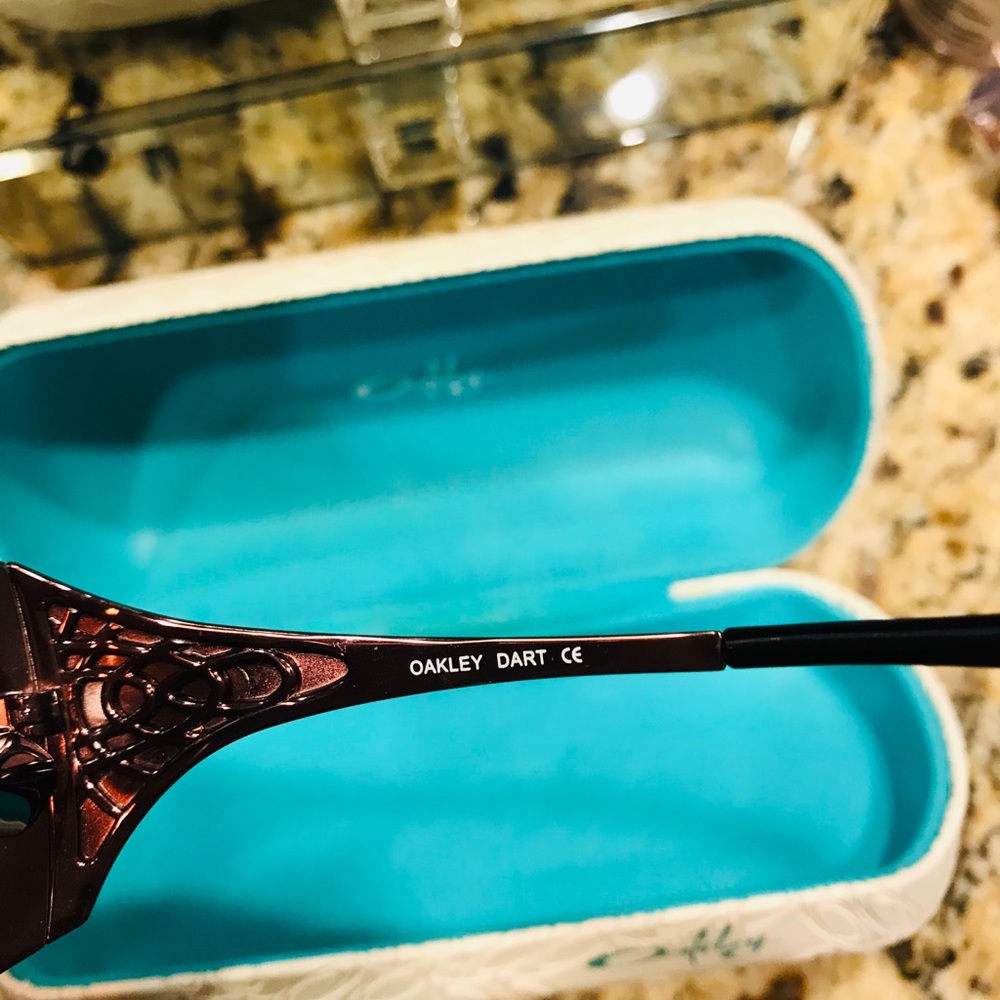 Oakley Dart Sunglasses with case